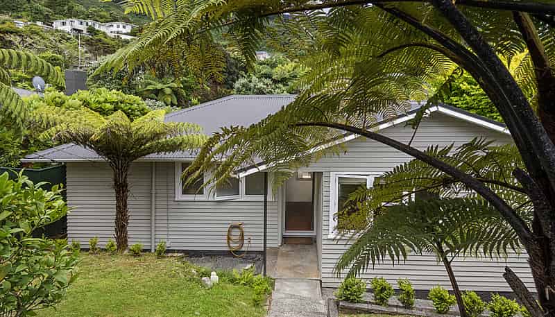 6 Woodstock Terrace, Tawa