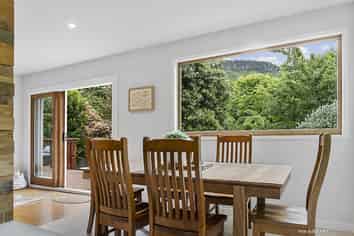 6 Woodstock Terrace, Tawa