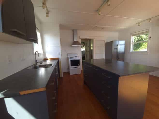 B/37 Seaview Road, Paremata