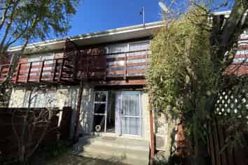  2/14 Frederick Street, Waltham