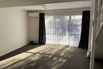  2/14 Frederick Street, Waltham