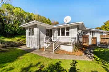 61 Beazley Avenue, Paparangi
