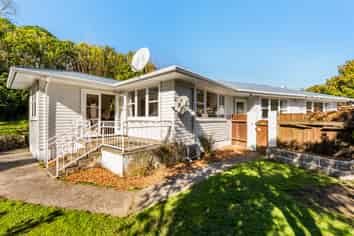 61 Beazley Avenue, Paparangi