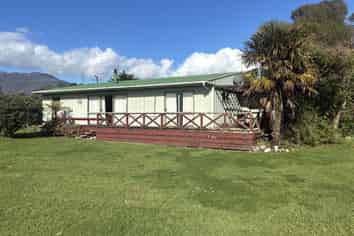 269 Utopia Road, Westport