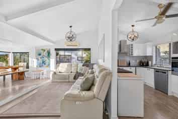 66 Stillwater Crescent, Stillwater