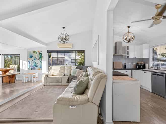 66 Stillwater Crescent, Stillwater