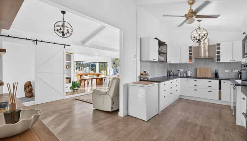 66 Stillwater Crescent, Stillwater