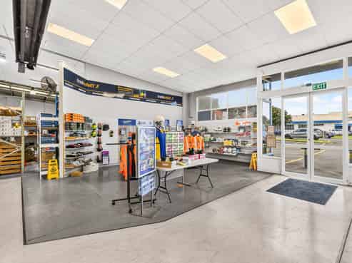 Versatile Te Rapa Investment Opportunity 