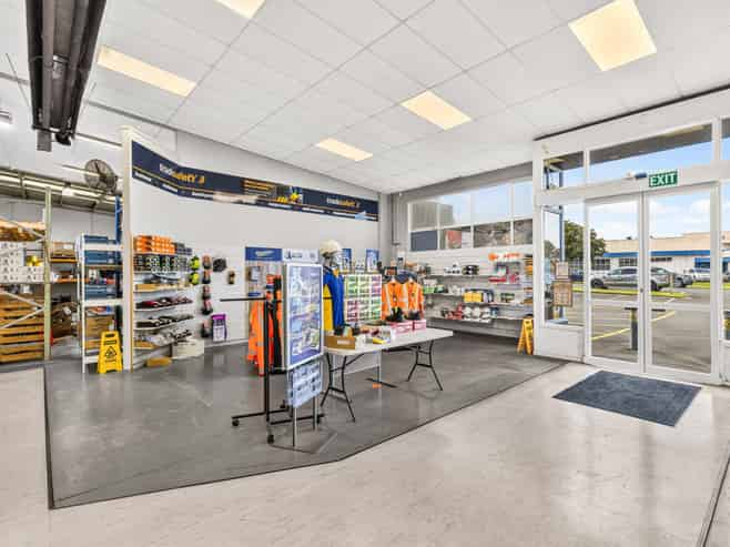 Versatile Te Rapa Investment Opportunity 