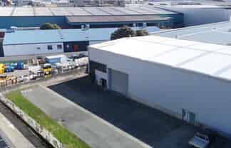 Affordable Warehouse with Container Drop