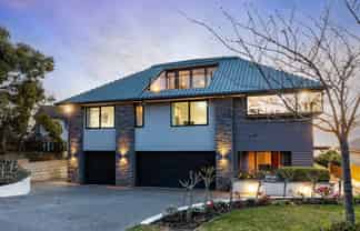 227 Cannon Hill Crescent, Mount Pleasant