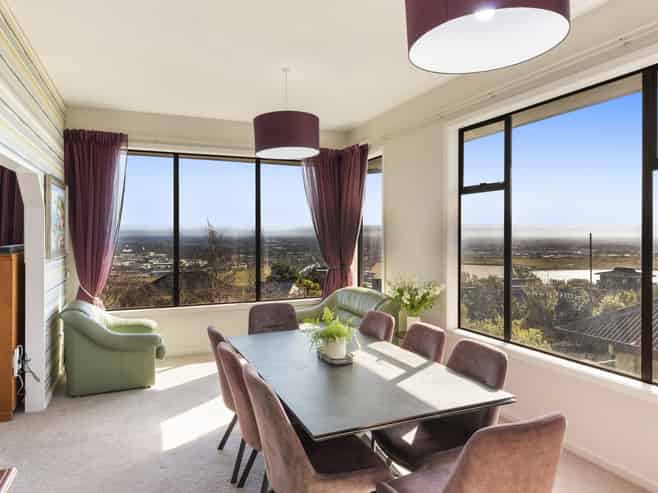 227 Cannon Hill Crescent, Mount Pleasant
