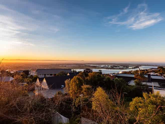 227 Cannon Hill Crescent, Mount Pleasant