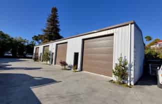 Storage or trades persons units