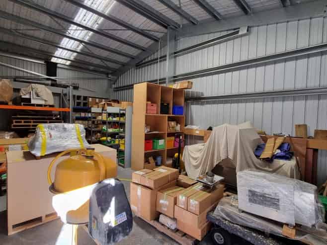 Storage or trades persons units