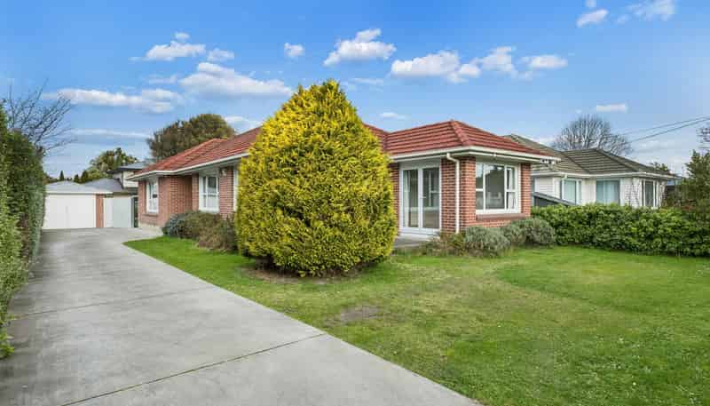 6 Manor Place, Bryndwr
