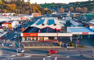 Prime Corner Exposure – 263sqm Retail/Showroom