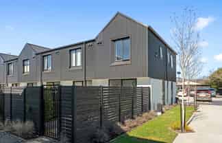10/9 Grove Road, Addington