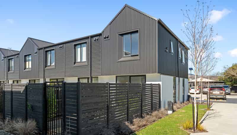 10/9 Grove Road, Addington