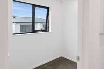 42A Ilford Crescent, Mangere