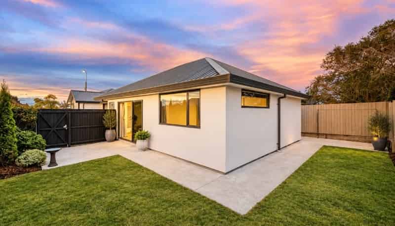 68B Travis Road, Burwood