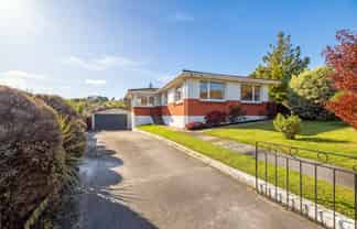 8 Bell Crescent, Concord