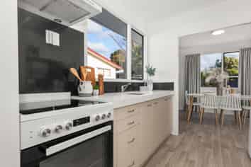 7B Cypress Grove, PARAPARAUMU