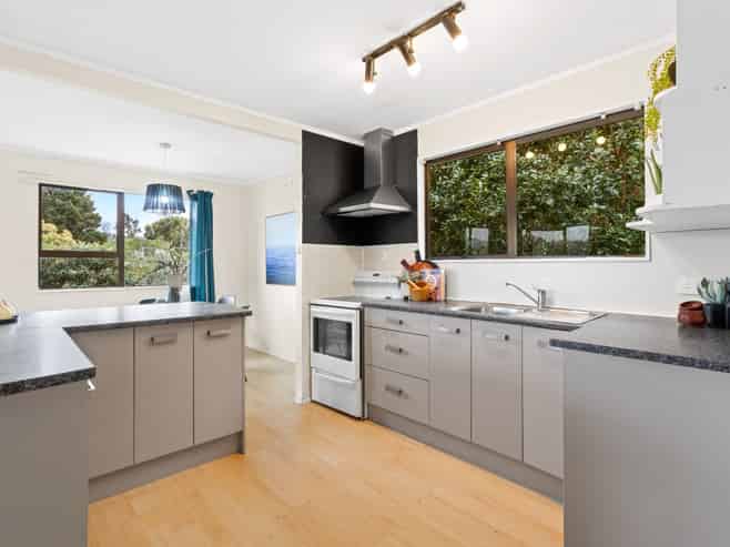 8 Tikorangi Place, Morningside