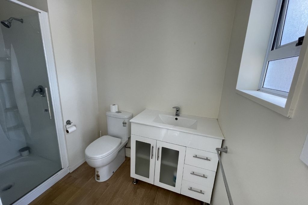 1 bedroom unit with ensuite. 5