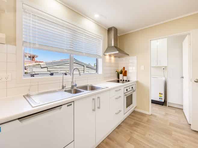 2/11 Ciprian Place, Henderson