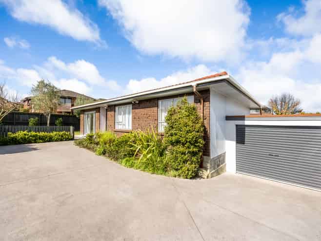 2/11 Ciprian Place, Henderson