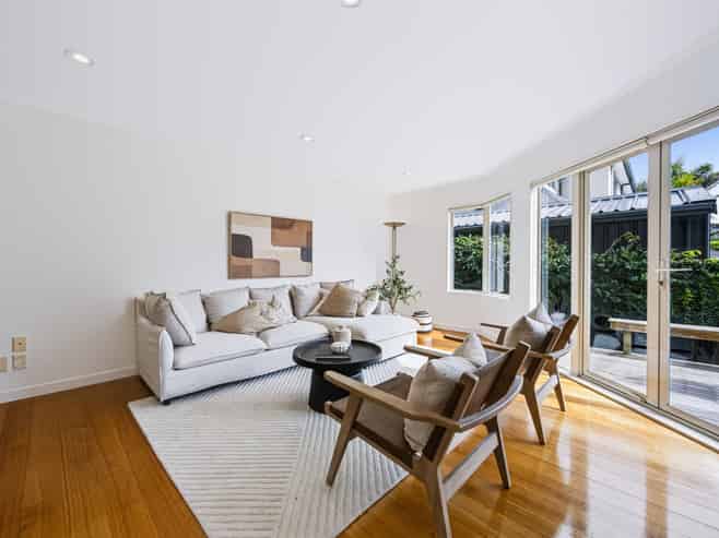 3A The Circle, Manly