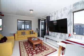4/211 Weymouth Road, Weymouth