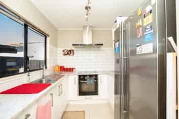 4/211 Weymouth Road, Weymouth