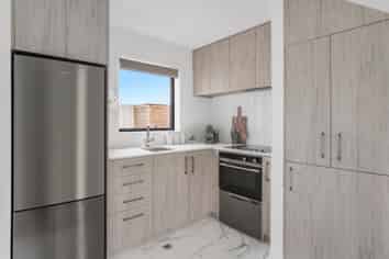 2/21 Titoki street, Te Atatu Peninsula