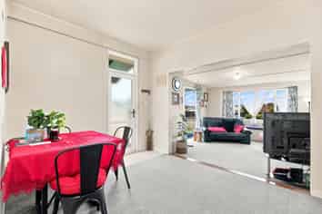 4 Westwood Street, Bellevue