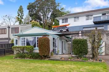 4 Westwood Street, Bellevue