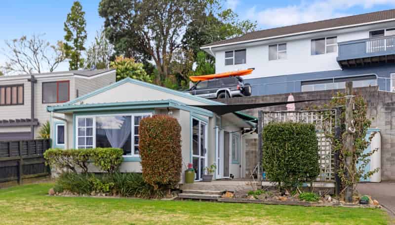 4 Westwood Street, Bellevue