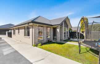 11 Russell Street, Linwood