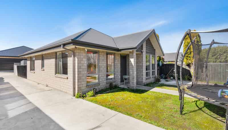 11 Russell Street, Linwood