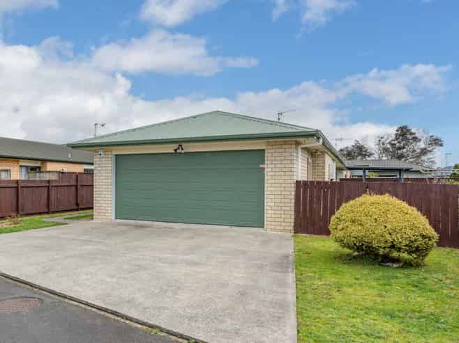 30 Catalina Drive, Melville