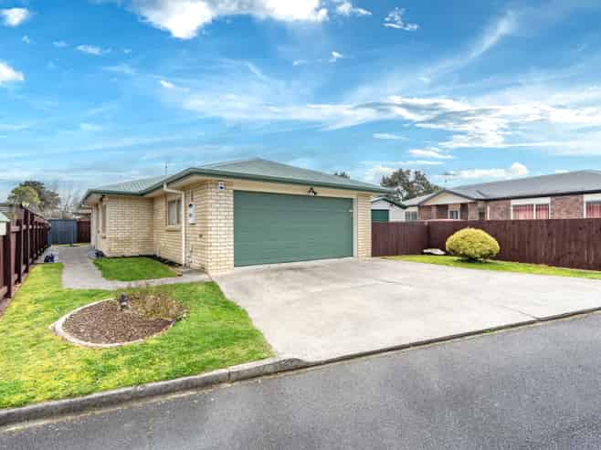 30 Catalina Drive, Melville