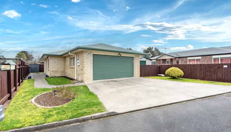 30 Catalina Drive, Melville