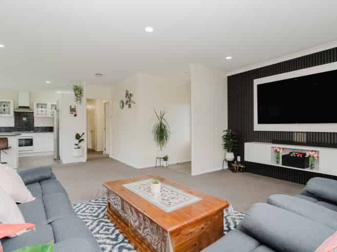 30 Catalina Drive, Melville