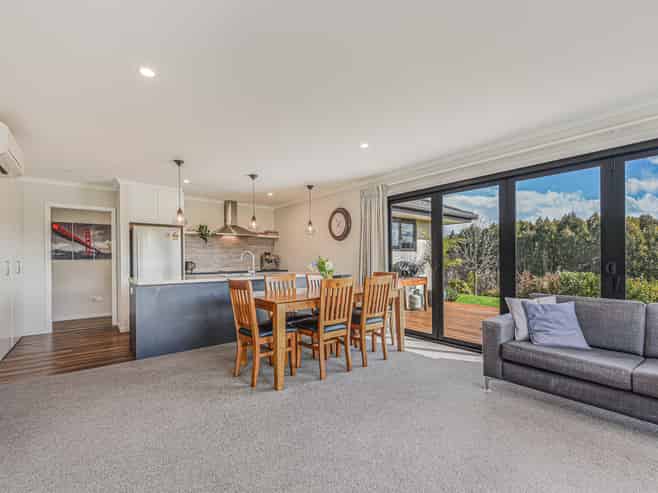 79 Galeo Road, Redwood Valley