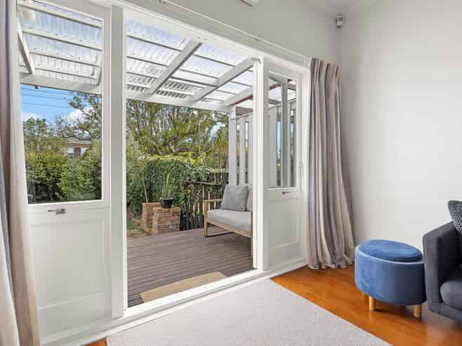 124 Selwyn Avenue, Mission Bay