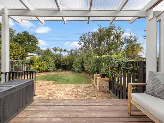 124 Selwyn Avenue, Mission Bay