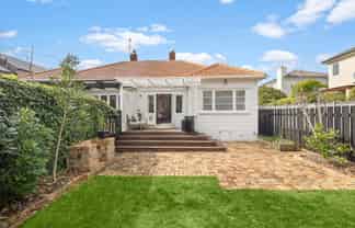 124 Selwyn Avenue, Mission Bay