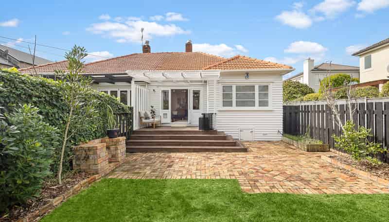 124 Selwyn Avenue, Mission Bay