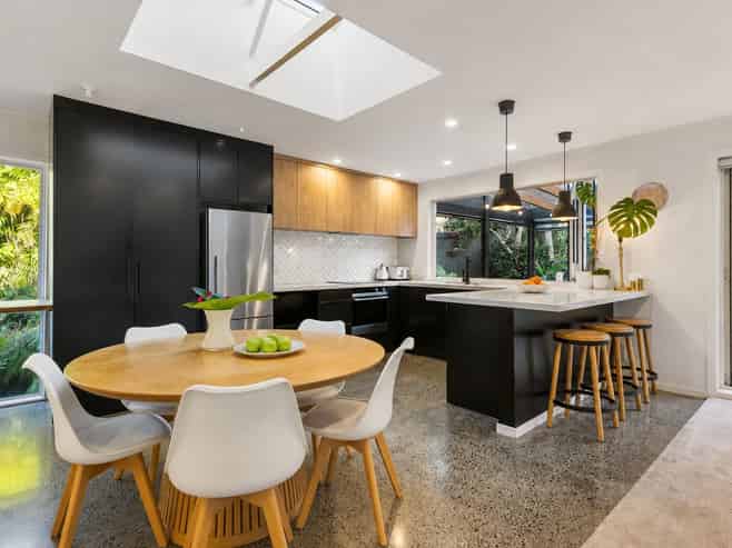 2/14 Surville Place, Mairangi Bay